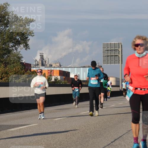 03.10.2025 - Köhlbrandbrückenlauf Luisa Fischer http://msf.ph/oto/9018444 03.10.2025 11:07:05 Position 3 1697 meine-sportfotos.de