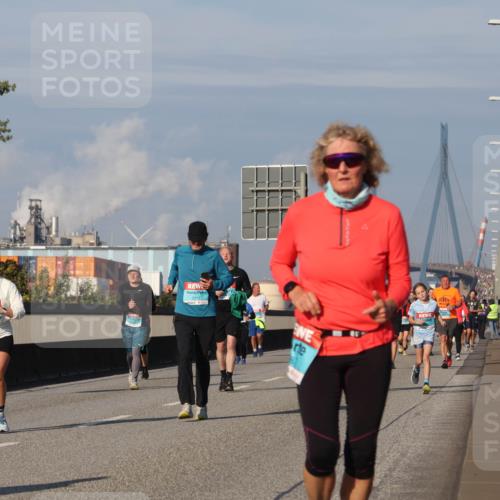 03.10.2025 - Köhlbrandbrückenlauf Luisa Fischer http://msf.ph/oto/9018448 03.10.2025 11:07:05 Position 3 2111 meine-sportfotos.de