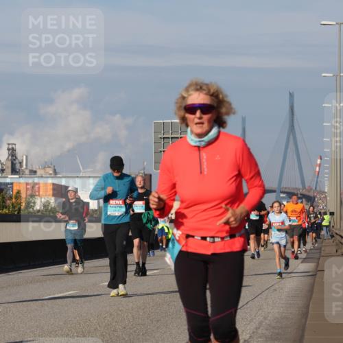 03.10.2025 - Köhlbrandbrückenlauf Luisa Fischer http://msf.ph/oto/9018450 03.10.2025 11:07:06 Position 3 2111 meine-sportfotos.de