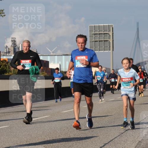 03.10.2025 - Köhlbrandbrückenlauf Luisa Fischer http://msf.ph/oto/9018465 03.10.2025 11:07:11 Position 3 2861 meine-sportfotos.de