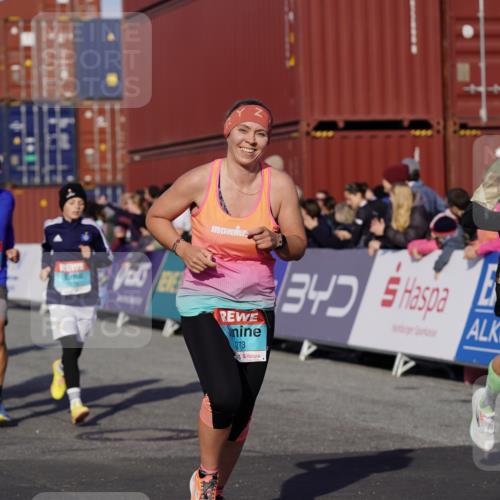 03.10.2025 - Köhlbrandbrückenlauf Michael Burmester http://msf.ph/oto/9018472 03.10.2025 10:18:17 Ziel 1485, 1719, 1932, 2413, 2502, 3176, 3178, 3273, 3308 meine-sportfotos.de