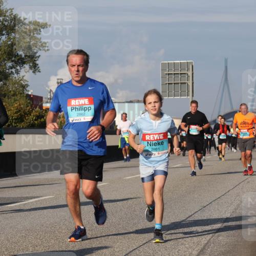 03.10.2025 - Köhlbrandbrückenlauf Luisa Fischer http://msf.ph/oto/9018480 03.10.2025 11:07:13 Position 3 2873, 2862, 2861 meine-sportfotos.de