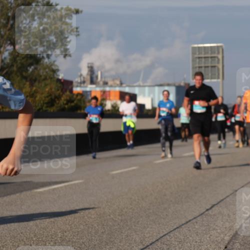 03.10.2025 - Köhlbrandbrückenlauf Luisa Fischer http://msf.ph/oto/9018493 03.10.2025 11:07:15 Position 3 2861 meine-sportfotos.de