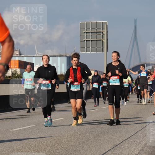 03.10.2025 - Köhlbrandbrückenlauf Luisa Fischer http://msf.ph/oto/9018531 03.10.2025 11:07:22 Position 3 50, 00, 1732, 1440, 1895 meine-sportfotos.de