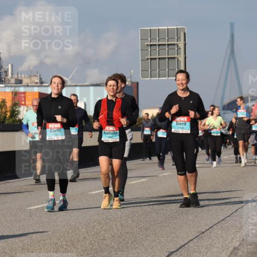 03.10.2025 - Köhlbrandbrückenlauf Luisa Fischer http://msf.ph/oto/9018538 03.10.2025 11:07:23 Position 3 1732, 1440, 1895 meine-sportfotos.de