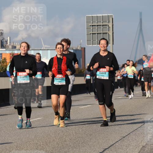 03.10.2025 - Köhlbrandbrückenlauf Luisa Fischer http://msf.ph/oto/9018542 03.10.2025 11:07:24 Position 3 1732, 1440, 1895 meine-sportfotos.de