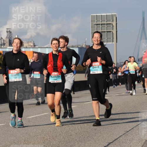 03.10.2025 - Köhlbrandbrückenlauf Luisa Fischer http://msf.ph/oto/9018544 03.10.2025 11:07:24 Position 3 1732, 1440, 1895 meine-sportfotos.de