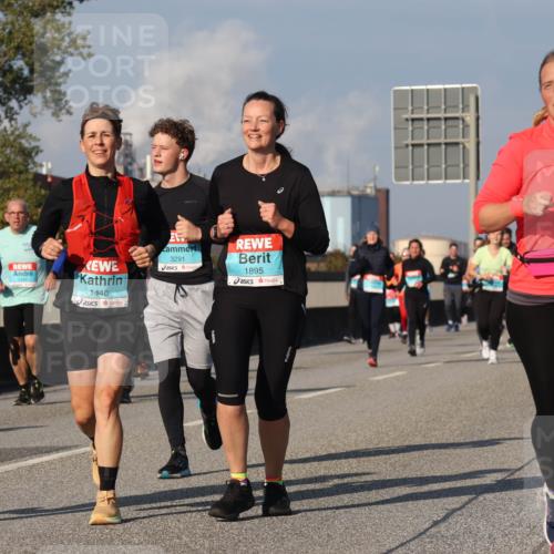 03.10.2025 - Köhlbrandbrückenlauf Luisa Fischer http://msf.ph/oto/9018556 03.10.2025 11:07:26 Position 3 1732, 1440, 3291, 1895, 10 meine-sportfotos.de