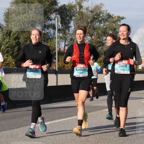 03.10.2025 - Köhlbrandbrückenlauf Luisa Fischer http://msf.ph/oto/9018564 03.10.2025 11:07:28 Position 3 1732, 1440, 1895 meine-sportfotos.de