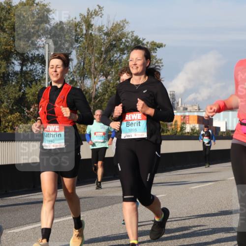 03.10.2025 - Köhlbrandbrückenlauf Luisa Fischer http://msf.ph/oto/9018566 03.10.2025 11:07:28 Position 3 1732, 1440, 1895 meine-sportfotos.de