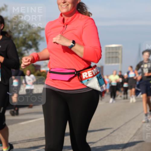 03.10.2025 - Köhlbrandbrückenlauf Luisa Fischer http://msf.ph/oto/9018570 03.10.2025 11:07:29 Position 3 50 meine-sportfotos.de
