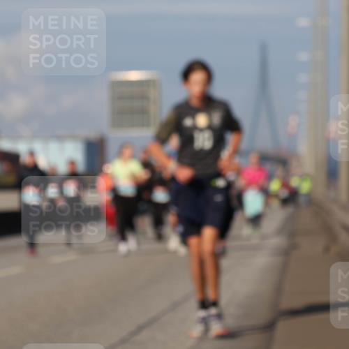 03.10.2025 - Köhlbrandbrückenlauf Luisa Fischer http://msf.ph/oto/9018581 03.10.2025 11:07:30 Position 3  meine-sportfotos.de