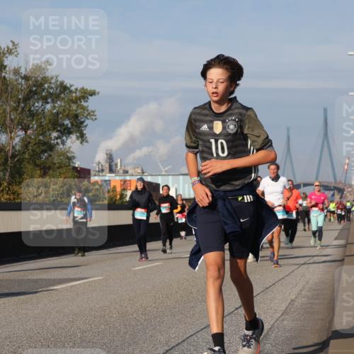 03.10.2025 - Köhlbrandbrückenlauf Luisa Fischer http://msf.ph/oto/9018593 03.10.2025 11:07:32 Position 3 10 meine-sportfotos.de
