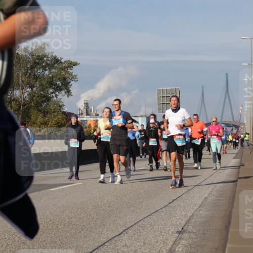 03.10.2025 - Köhlbrandbrückenlauf Luisa Fischer http://msf.ph/oto/9018607 03.10.2025 11:07:35 Position 3  meine-sportfotos.de