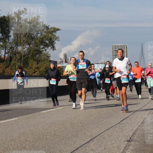 03.10.2025 - Köhlbrandbrückenlauf Luisa Fischer http://msf.ph/oto/9018609 03.10.2025 11:07:35 Position 3  meine-sportfotos.de