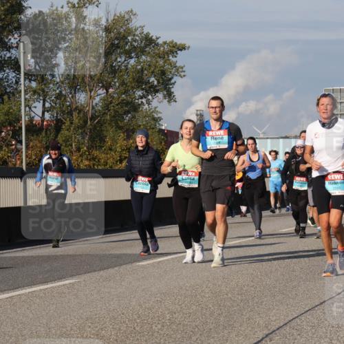 03.10.2025 - Köhlbrandbrückenlauf Luisa Fischer http://msf.ph/oto/9018613 03.10.2025 11:07:36 Position 3 2374, 2319, 1436 meine-sportfotos.de