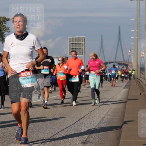 03.10.2025 - Köhlbrandbrückenlauf Luisa Fischer http://msf.ph/oto/9018627 03.10.2025 11:07:38 Position 3 1940, 2319, 1436 meine-sportfotos.de