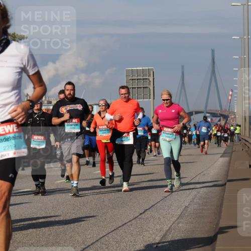 03.10.2025 - Köhlbrandbrückenlauf Luisa Fischer http://msf.ph/oto/9018631 03.10.2025 11:07:39 Position 3 1940, 2319, 2787, 2000, 1436 meine-sportfotos.de