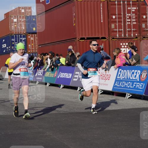 03.10.2025 - Köhlbrandbrückenlauf Michael Burmester http://msf.ph/oto/9018634 03.10.2025 10:18:31 Ziel 1614, 1619, 1778, 1920, 2168, 2800, 3180, 3419, 3595, 3698, 3833 meine-sportfotos.de