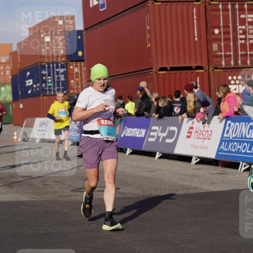 03.10.2025 - Köhlbrandbrückenlauf Michael Burmester http://msf.ph/oto/9018641 03.10.2025 10:18:32 Ziel 1614, 1619, 1778, 1920, 2168, 2800, 3180, 3419, 3595, 3698, 3833 meine-sportfotos.de