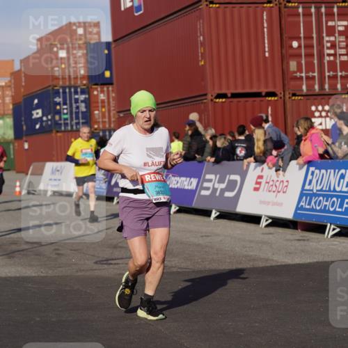 03.10.2025 - Köhlbrandbrückenlauf Michael Burmester http://msf.ph/oto/9018646 03.10.2025 10:18:32 Ziel 1614, 1619, 1778, 1920, 2168, 2800, 3180, 3419, 3595, 3698, 3833 meine-sportfotos.de
