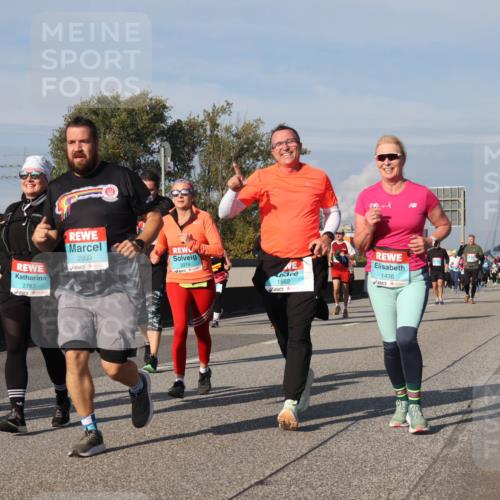03.10.2025 - Köhlbrandbrückenlauf Luisa Fischer http://msf.ph/oto/9018657 03.10.2025 11:07:43 Position 3 2787, 2000, 3074, 1552, 1436 meine-sportfotos.de