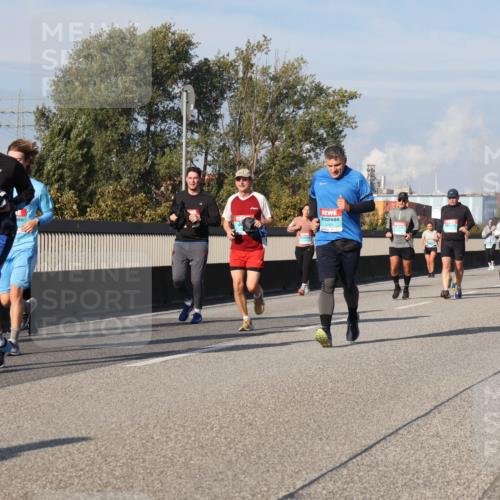 03.10.2025 - Köhlbrandbrückenlauf Luisa Fischer http://msf.ph/oto/9018678 03.10.2025 11:07:47 Position 3  meine-sportfotos.de