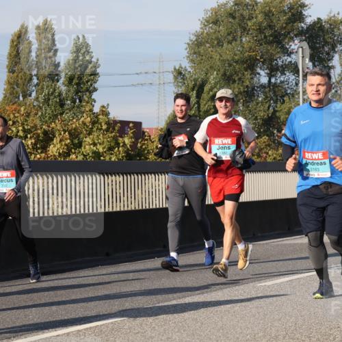 03.10.2025 - Köhlbrandbrückenlauf Luisa Fischer http://msf.ph/oto/9018687 03.10.2025 11:07:49 Position 3 3132, 2382, 3163 meine-sportfotos.de