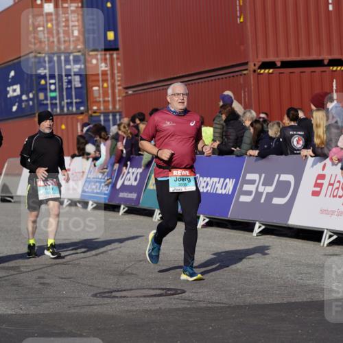 03.10.2025 - Köhlbrandbrückenlauf Michael Burmester http://msf.ph/oto/9018688 03.10.2025 10:18:36 Ziel 1614, 1619, 2168, 2785, 3180, 3419, 3541, 3595, 3698 meine-sportfotos.de