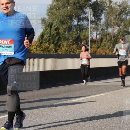 03.10.2025 - Köhlbrandbrückenlauf Luisa Fischer http://msf.ph/oto/9018697 03.10.2025 11:07:50 Position 3 3163 meine-sportfotos.de