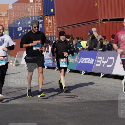 03.10.2025 - Köhlbrandbrückenlauf Michael Burmester http://msf.ph/oto/9018702 03.10.2025 10:18:37 Ziel 1614, 1619, 2168, 2785, 3180, 3419, 3541, 3595, 3698 meine-sportfotos.de