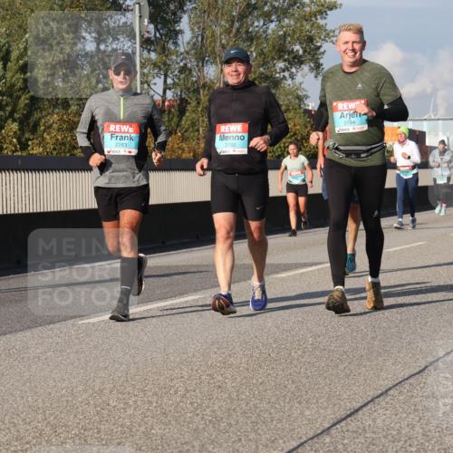 03.10.2025 - Köhlbrandbrückenlauf Luisa Fischer http://msf.ph/oto/9018711 03.10.2025 11:07:53 Position 3 2240, 2783, 2782, 2784 meine-sportfotos.de