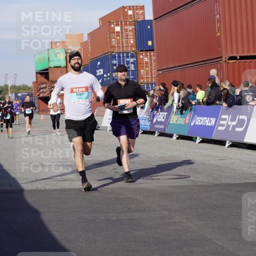 03.10.2025 - Köhlbrandbrückenlauf Michael Burmester http://msf.ph/oto/9018738 03.10.2025 10:18:41 Ziel 1580, 1885, 2168, 2508, 2785, 3419, 3541, 3595, 3698 meine-sportfotos.de