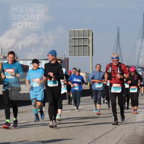 03.10.2025 - Köhlbrandbrückenlauf Luisa Fischer http://msf.ph/oto/9018743 03.10.2025 11:08:03 Position 3  meine-sportfotos.de