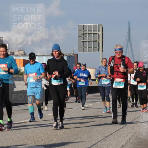 03.10.2025 - Köhlbrandbrückenlauf Luisa Fischer http://msf.ph/oto/9018747 03.10.2025 11:08:04 Position 3 1930 meine-sportfotos.de