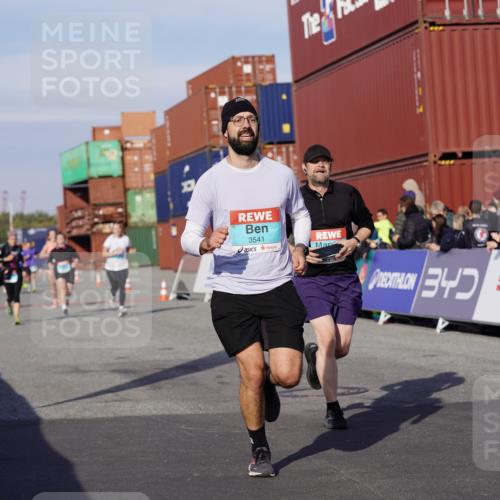 03.10.2025 - Köhlbrandbrückenlauf Michael Burmester http://msf.ph/oto/9018750 03.10.2025 10:18:41 Ziel 1580, 1885, 2168, 2508, 2785, 3419, 3541, 3595, 3698 meine-sportfotos.de