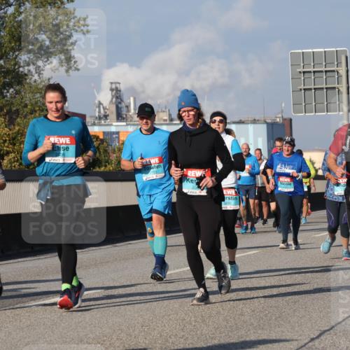 03.10.2025 - Köhlbrandbrückenlauf Luisa Fischer http://msf.ph/oto/9018753 03.10.2025 11:08:05 Position 3 2019, 3703, 3232, 1930 meine-sportfotos.de