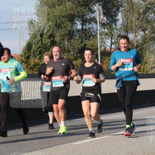 03.10.2025 - Köhlbrandbrückenlauf Luisa Fischer http://msf.ph/oto/9018761 03.10.2025 11:08:06 Position 3 2251, 1950, 1948, 2019, 2036, 3703, 2562 meine-sportfotos.de