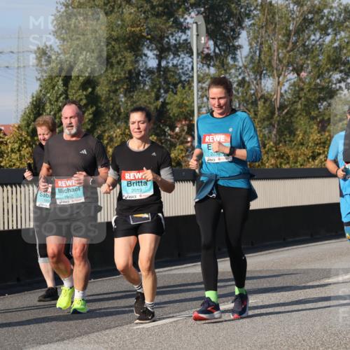 03.10.2025 - Köhlbrandbrückenlauf Luisa Fischer http://msf.ph/oto/9018762 03.10.2025 11:08:07 Position 3 2251, 195, 1948, 2019, 2036, 2562, 3232 meine-sportfotos.de