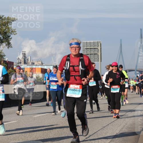 03.10.2025 - Köhlbrandbrückenlauf Luisa Fischer http://msf.ph/oto/9018770 03.10.2025 11:08:08 Position 3 3232, 1930, 1472 meine-sportfotos.de
