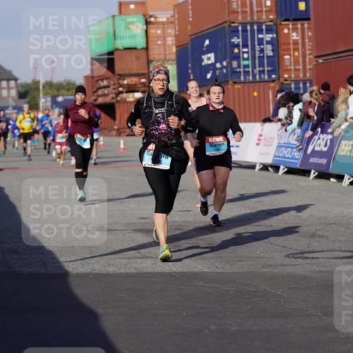 03.10.2025 - Köhlbrandbrückenlauf Michael Burmester http://msf.ph/oto/9018772 03.10.2025 10:18:46 Ziel 1580, 1885, 2124, 2508, 2867, 3541 meine-sportfotos.de