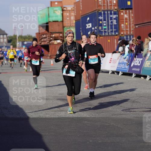 03.10.2025 - Köhlbrandbrückenlauf Michael Burmester http://msf.ph/oto/9018775 03.10.2025 10:18:46 Ziel 1580, 1885, 2124, 2508, 2867, 3541 meine-sportfotos.de