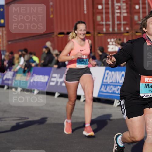 03.10.2025 - Köhlbrandbrückenlauf Michael Burmester http://msf.ph/oto/9018790 03.10.2025 10:18:49 Ziel 1212, 1295, 1580, 1868, 1885, 2124, 2508, 2867, 3587 meine-sportfotos.de