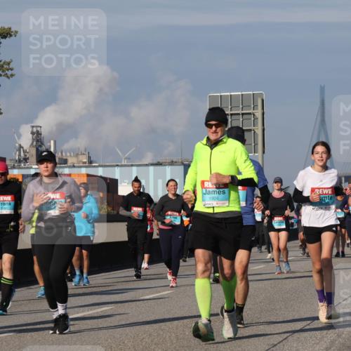 03.10.2025 - Köhlbrandbrückenlauf Luisa Fischer http://msf.ph/oto/9018811 03.10.2025 11:08:15 Position 3 2094, 1904 meine-sportfotos.de