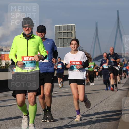 03.10.2025 - Köhlbrandbrückenlauf Luisa Fischer http://msf.ph/oto/9018823 03.10.2025 11:08:17 Position 3 3631, 1, 1904, 165 meine-sportfotos.de