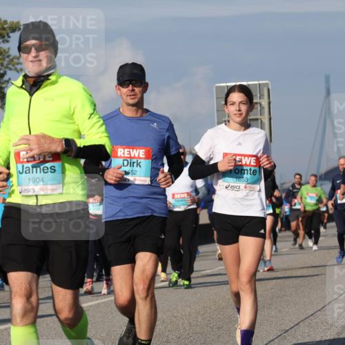 03.10.2025 - Köhlbrandbrückenlauf Luisa Fischer http://msf.ph/oto/9018829 03.10.2025 11:08:18 Position 3 3631, 1904, 1652, 1653 meine-sportfotos.de