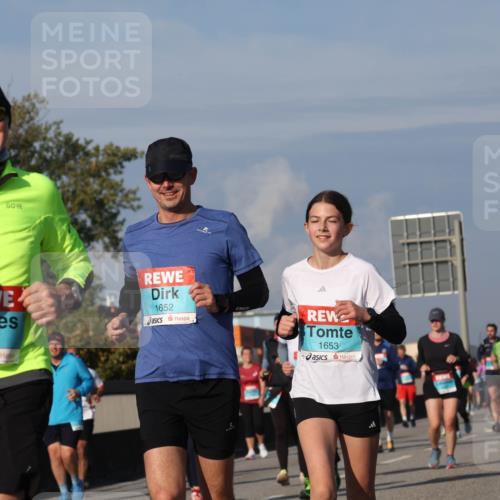 03.10.2025 - Köhlbrandbrückenlauf Luisa Fischer http://msf.ph/oto/9018835 03.10.2025 11:08:19 Position 3 1904, 1652, 1653 meine-sportfotos.de