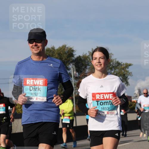 03.10.2025 - Köhlbrandbrückenlauf Luisa Fischer http://msf.ph/oto/9018846 03.10.2025 11:08:21 Position 3 1652, 1653 meine-sportfotos.de