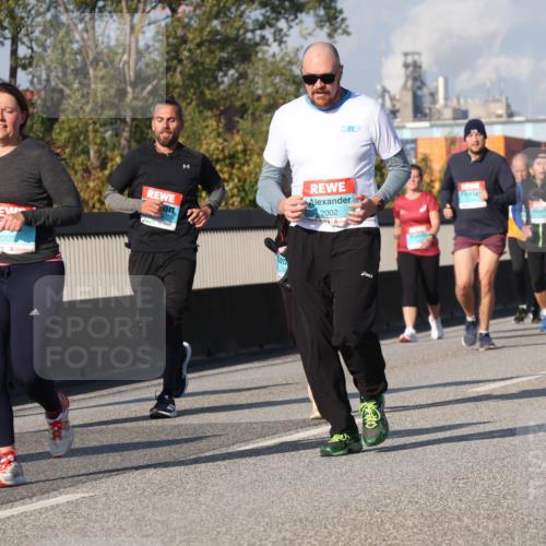 03.10.2025 - Köhlbrandbrückenlauf Luisa Fischer http://msf.ph/oto/9018855 03.10.2025 11:08:22 Position 3 2003, 2002, 2050 meine-sportfotos.de