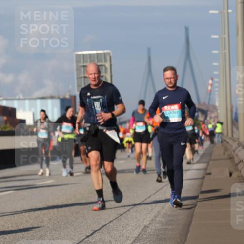 03.10.2025 - Köhlbrandbrückenlauf Luisa Fischer http://msf.ph/oto/9018869 03.10.2025 11:08:24 Position 3  meine-sportfotos.de